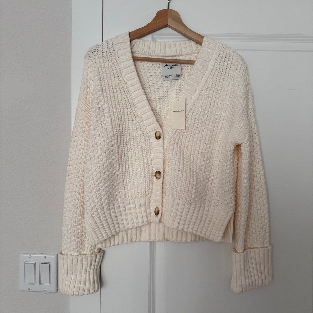 Abercrombie Women's Cream Sweater